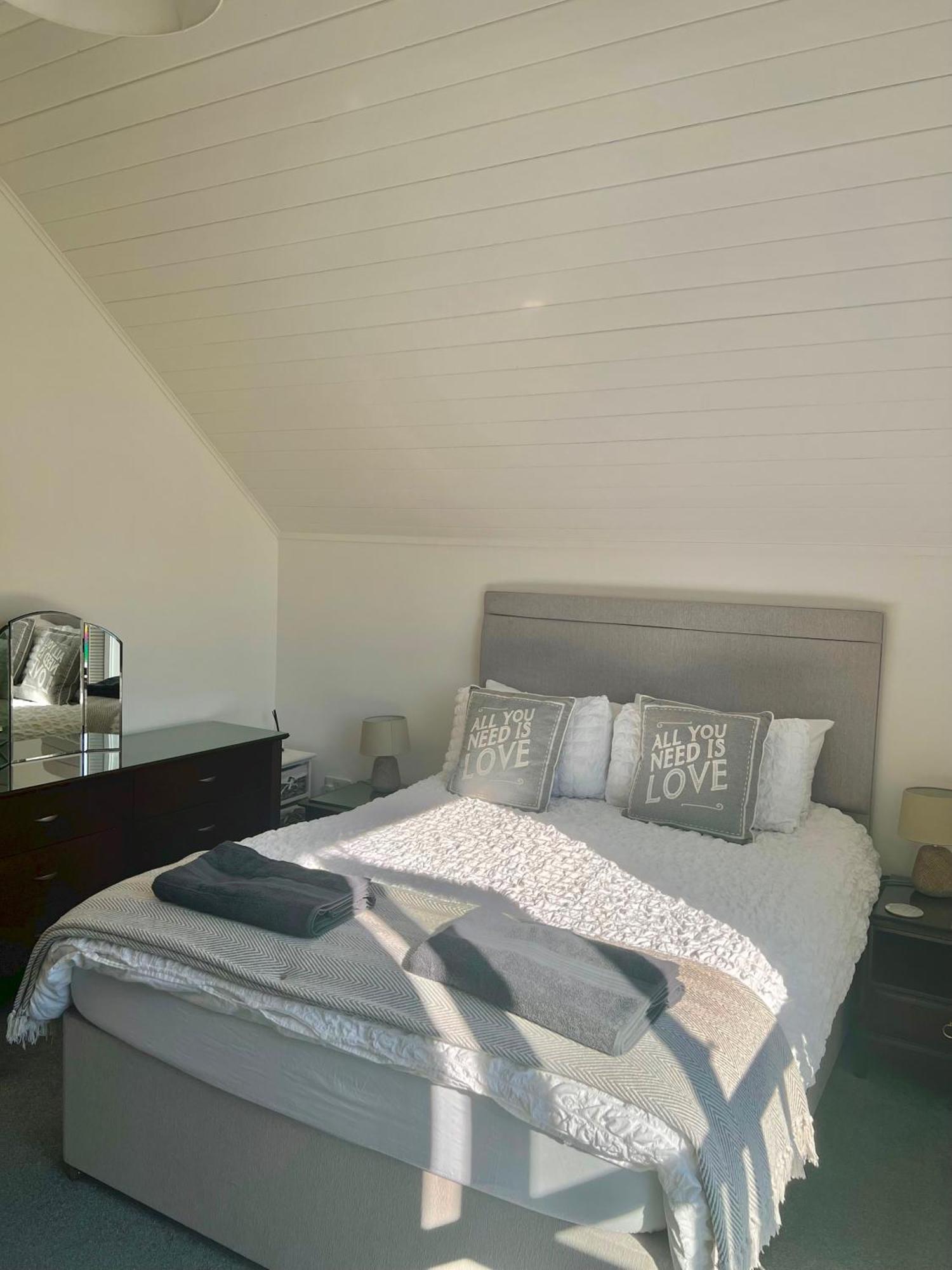 Nola Lodge سيرنسيستر المظهر الخارجي الصورة
