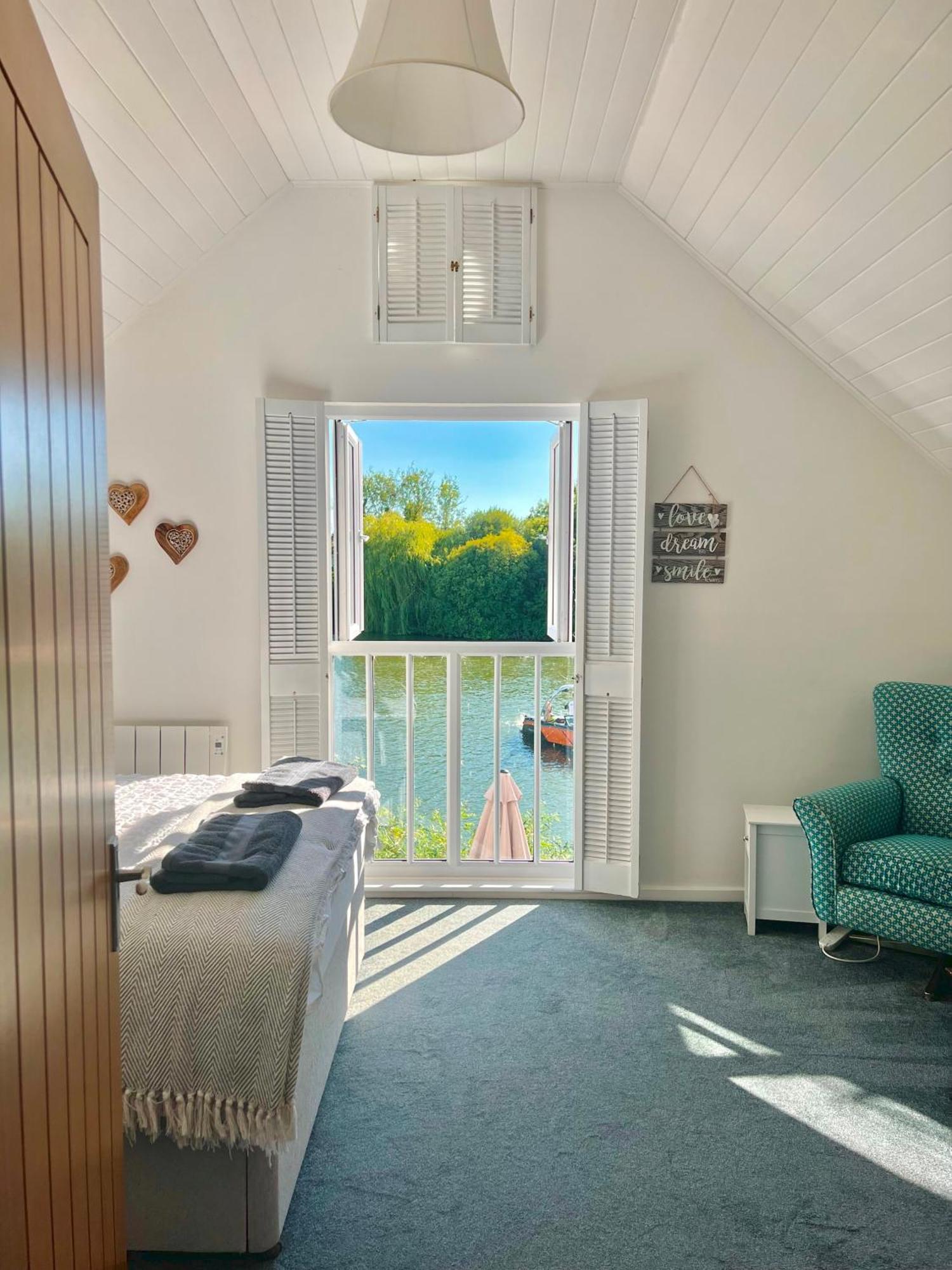 Nola Lodge سيرنسيستر المظهر الخارجي الصورة