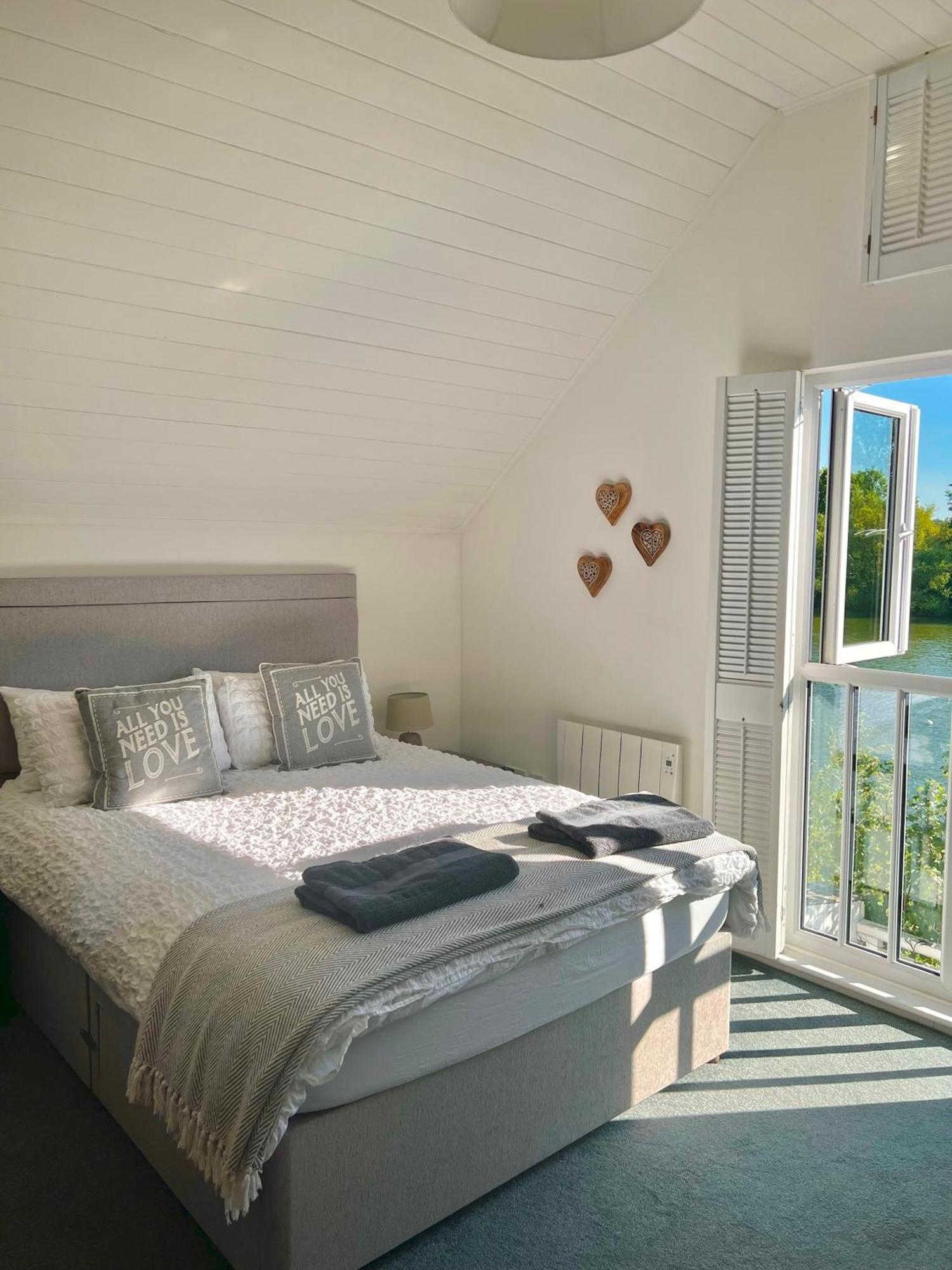 Nola Lodge سيرنسيستر المظهر الخارجي الصورة